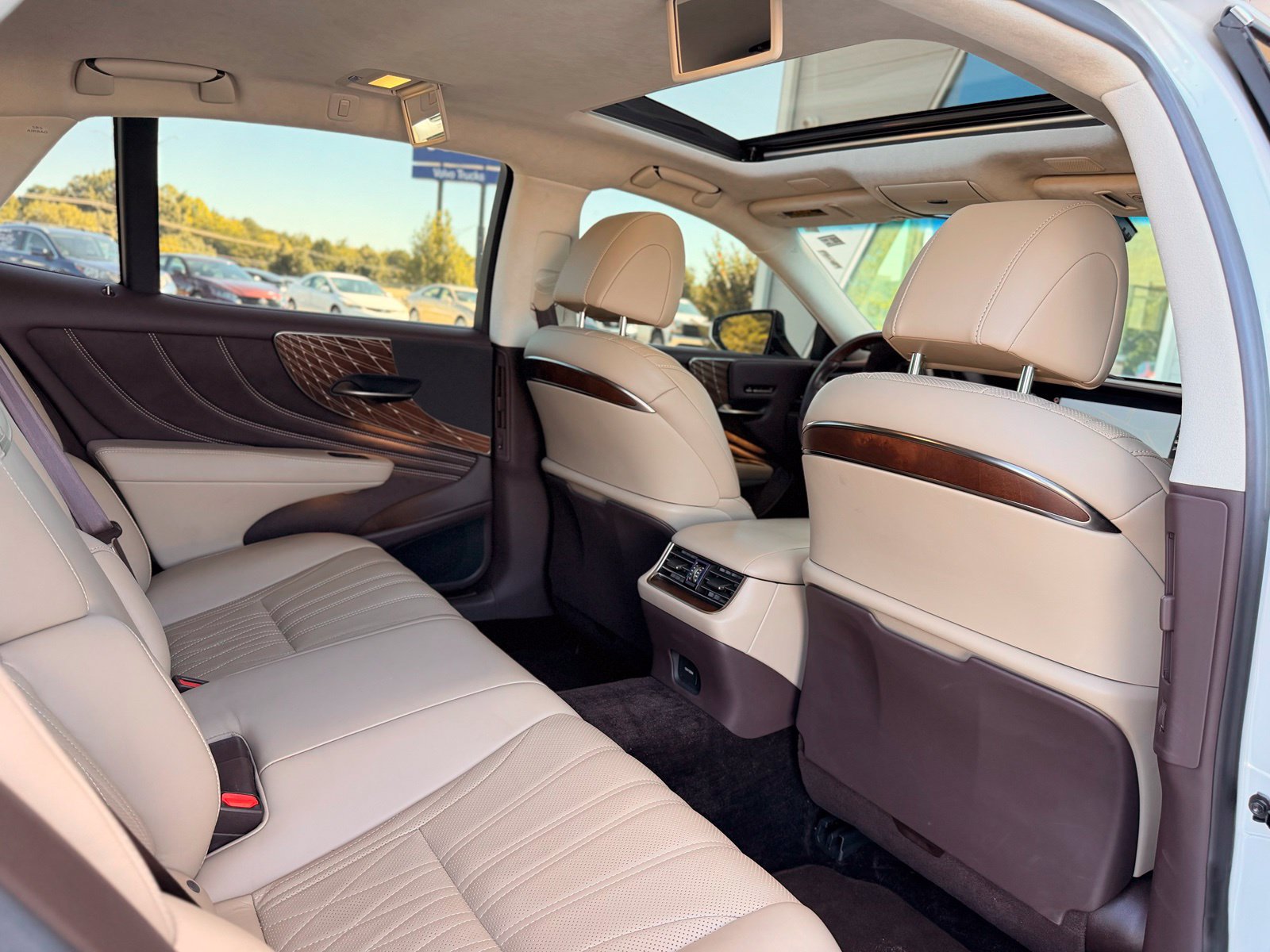Used 2020 Lexus LS 500 w/ Interior Upgrade Package RWD image 38