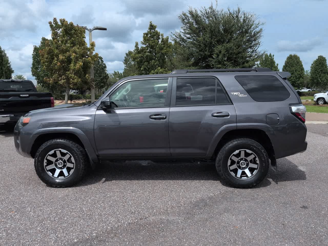 Certified 2020 Toyota 4Runner TRD Off-Road AWD/4WD image 3