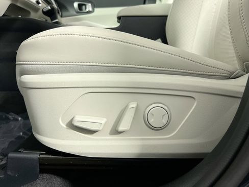 New 2026 Kia Sorento S image 14