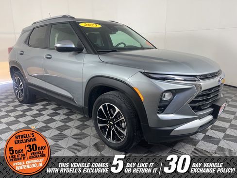 Certified 2025 Chevrolet TrailBlazer LT w/ Driver Confidence Package image 1