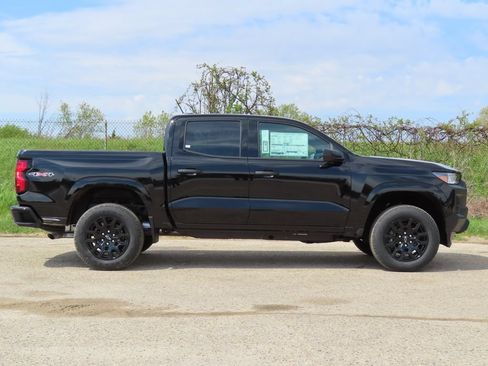 New 2026 Chevrolet Colorado W/T w/ WT Custom Package AWD/4WD image 2