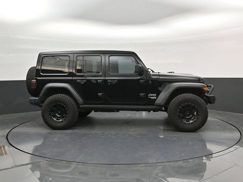 Used 2021 Jeep Wrangler Unlimited Sport w/ Sun And Sound Package AWD/4WD image 9