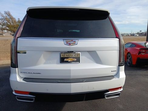 Used 2021 Cadillac Escalade Premium Luxury Platinum image 4