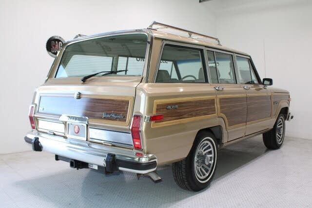 Used 1989 Jeep Grand Wagoneer AWD/4WD image 5