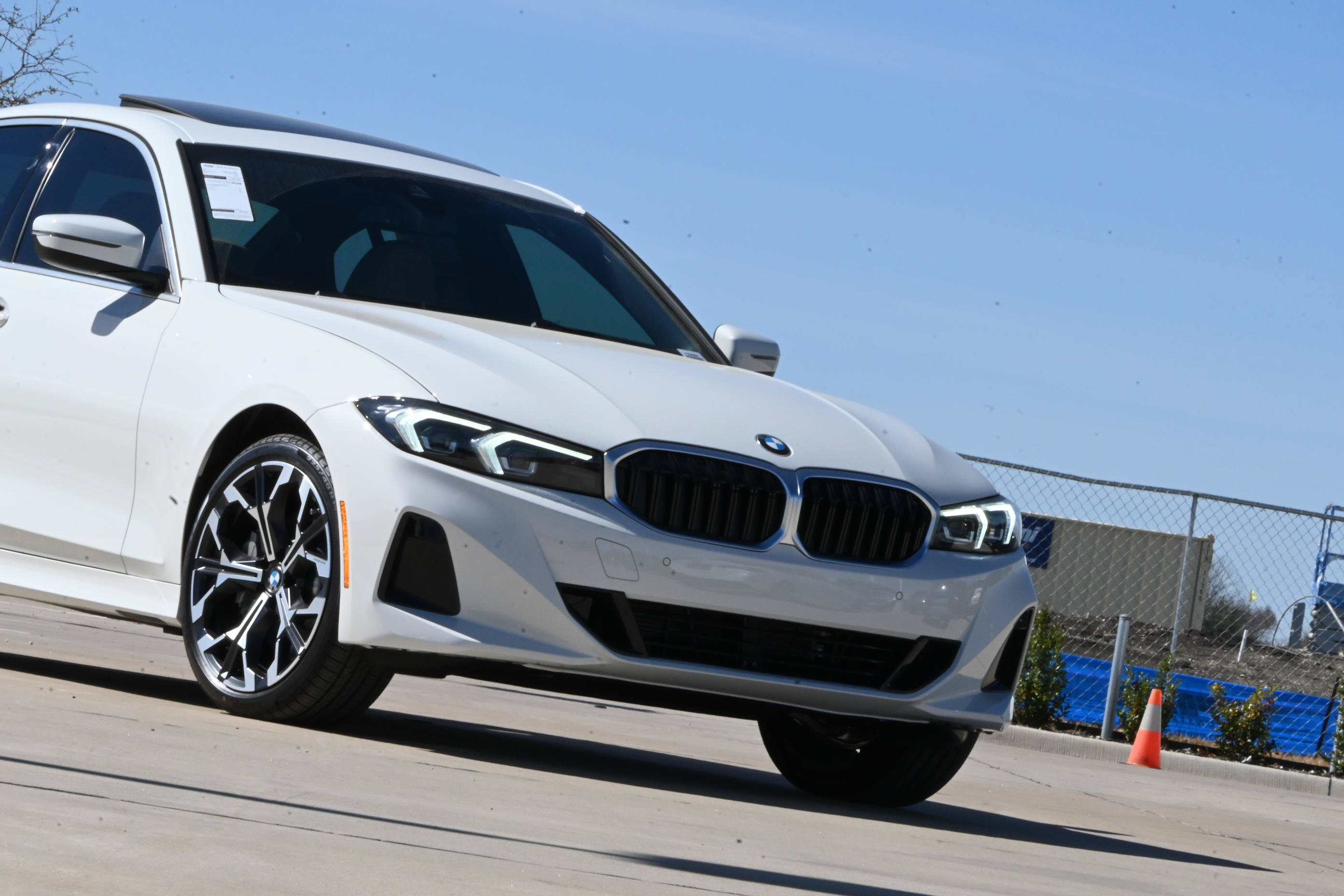 Used 2026 BMW 330i Sedan w/ Premium Package RWD image 3