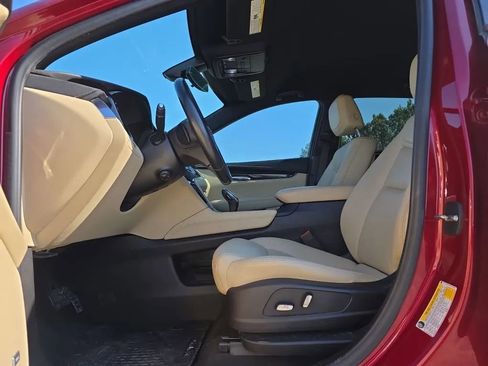 Used 2019 Cadillac XT5 AWD image 16