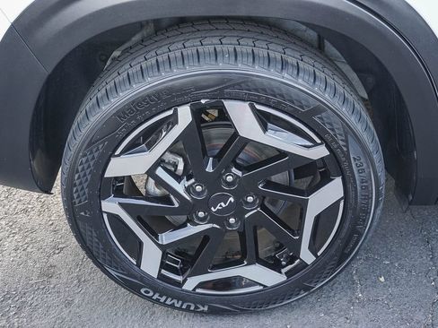 Certified 2024 Kia Seltos SX w/ SX Sunroof Package AWD/4WD image 9