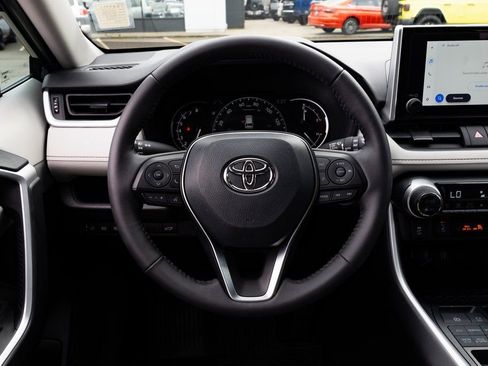Used 2025 Toyota RAV4 XLE w/ Convenience Package AWD/4WD image 11
