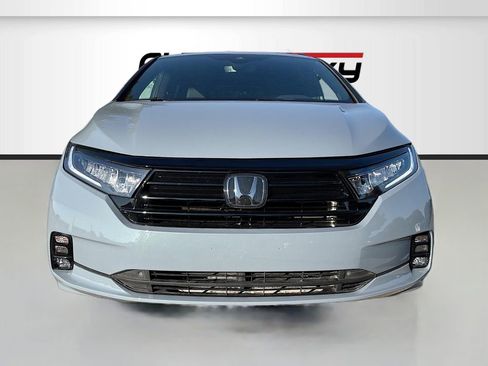 Used 2024 Honda Odyssey Sport image 2