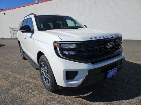 New 2025 Ford Expedition Active image 2