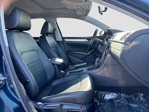 Used 2019 Volkswagen Passat 2.0T Wolfsburg image 30