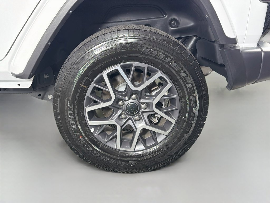 Used 2026 Jeep Wrangler Unlimited Sahara AWD/4WD image 30