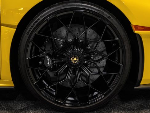 Used 2022 Lamborghini Huracan STO RWD image 36