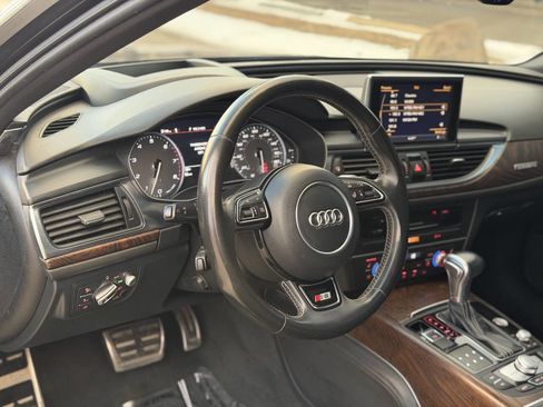 Used 2013 Audi S6 Prestige w/ Innovation Pkg image 11