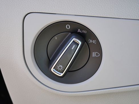 Used 2023 Volkswagen Tiguan SE R-Line AWD/4WD image 21