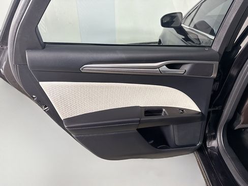 Used 2019 Ford Fusion SE w/ Equipment Group 151A image 26