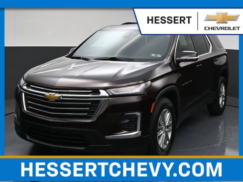 Used 2023 Chevrolet Traverse LT AWD/4WD image 1