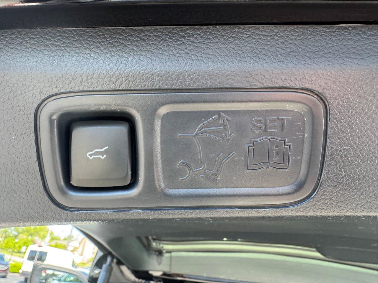 Used 2024 Ford Expedition Limited AWD/4WD image 35