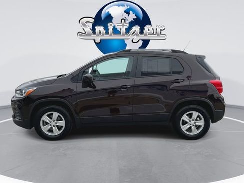 Certified 2022 Chevrolet Trax LT w/ LT Convenience Package image 6