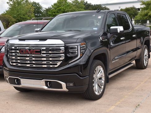 Used 2023 GMC Sierra 1500 Denali w/ Denali Reserve Package AWD/4WD image 2