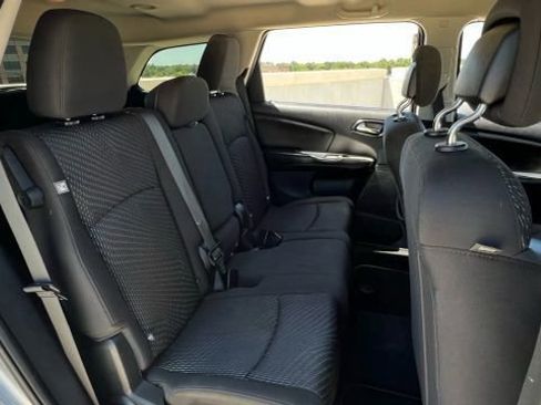 Used 2017 Dodge Journey SE w/ Flexible Seating Group image 72