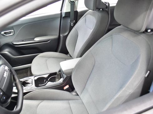 Used 2025 Kia K4 FWD image 9