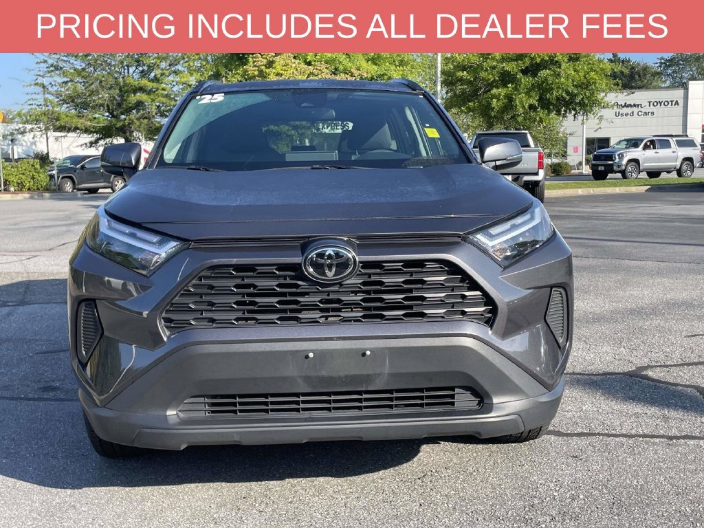 Used 2025 Toyota RAV4 XLE AWD/4WD image 16