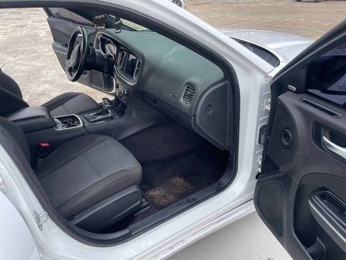 Used 2017 Dodge Charger SXT RWD image 23