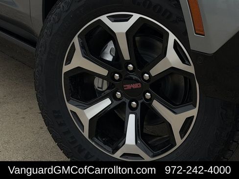 New 2026 GMC Yukon AT4 w/ AT4 Premium Package AWD/4WD image 9