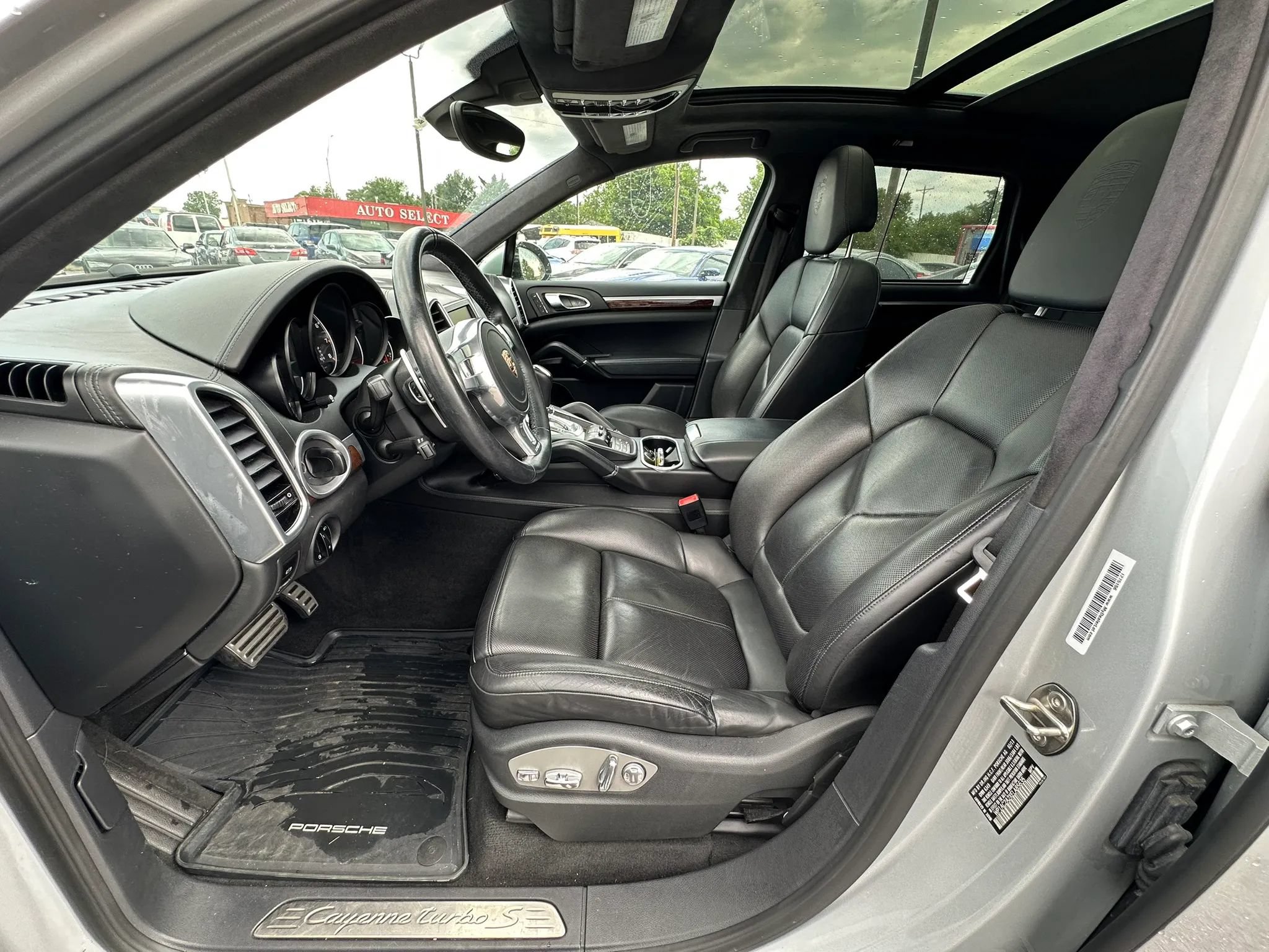 Used 2014 Porsche Cayenne Turbo S AWD/4WD image 10