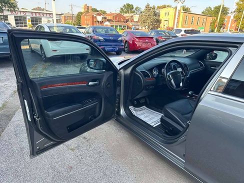 Used 2012 Chrysler 300 RWD image 10