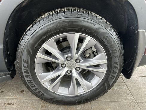 Used 2015 Toyota Highlander XLE image 38