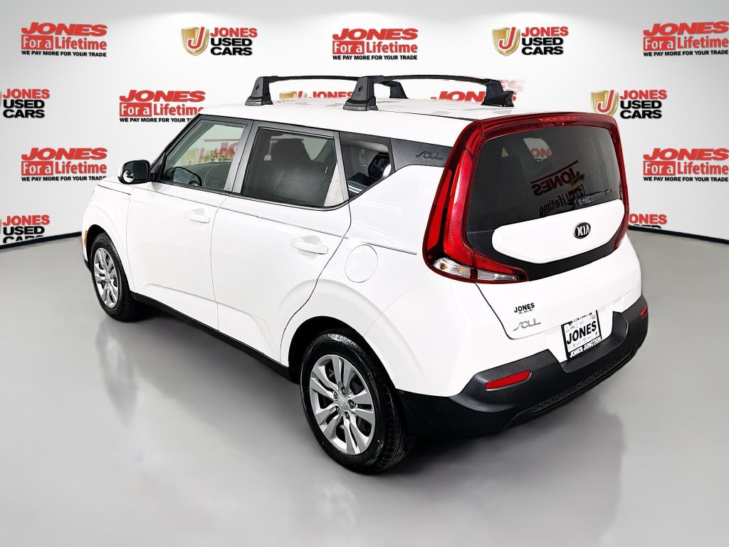 Used 2021 Kia Soul LX FWD image 2