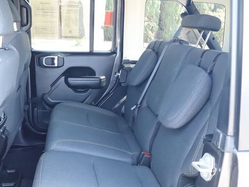 Used 2024 Jeep Wrangler Unlimited w/ Convenience Group AWD/4WD image 34