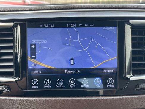 Used 2017 Chrysler Pacifica Touring-L Plus image 11