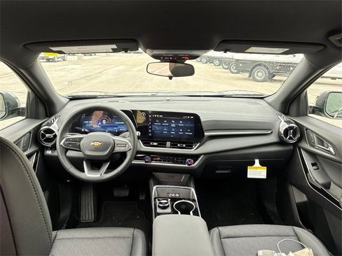 New 2026 Chevrolet Equinox LT image 19