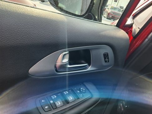 New 2026 Chrysler Pacifica Limited image 11