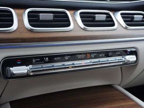 Used 2025 Mercedes-Benz GLE 350 4MATIC image 50