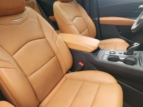 Used 2024 Cadillac XT4 Sport image 10