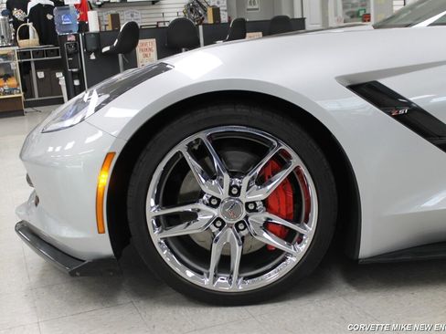Used 2015 Chevrolet Corvette Stingray Convertible w/ 3LT Preferred Equipment Group RWD image 17