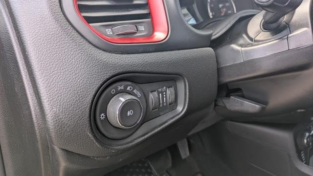 Used 2017 Jeep Renegade Trailhawk w/ Premium Trailhawk Package AWD/4WD image 8