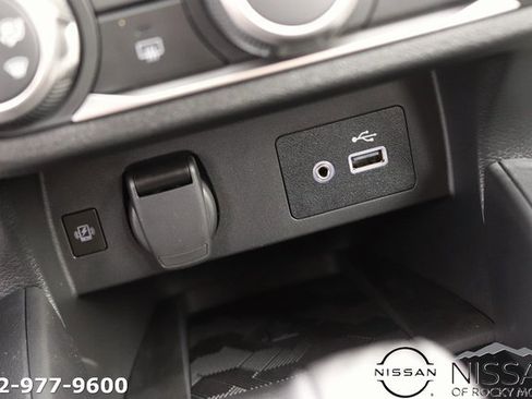 New 2025 Nissan Versa SV image 18