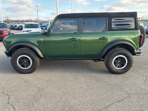 Used 2023 Ford Bronco Badlands w/ Sasquatch Package image 2