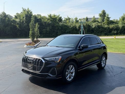 Used 2021 Audi Q3 2.0T Premium w/ Convenience Package AWD/4WD image 2