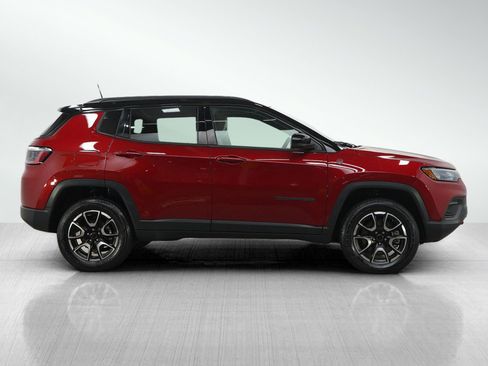 Used 2025 Jeep Compass Trailhawk AWD/4WD image 7
