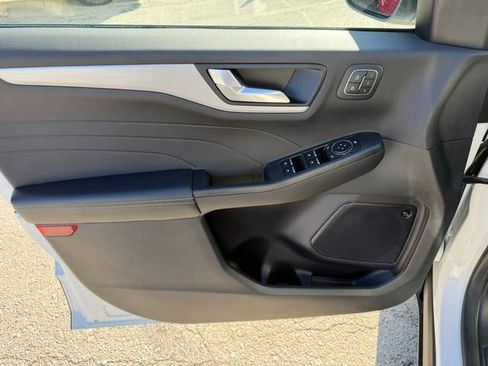 Used 2024 Ford Escape Platinum w/ Premium Technology Package image 17