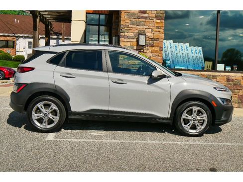 Used 2023 Hyundai Kona SEL AWD/4WD image 2