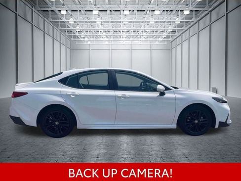 Used 2025 Toyota Camry SE w/ Multimedia Upgrade Package AWD/4WD image 5