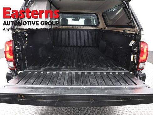 Used 2019 Toyota Tacoma SR image 9