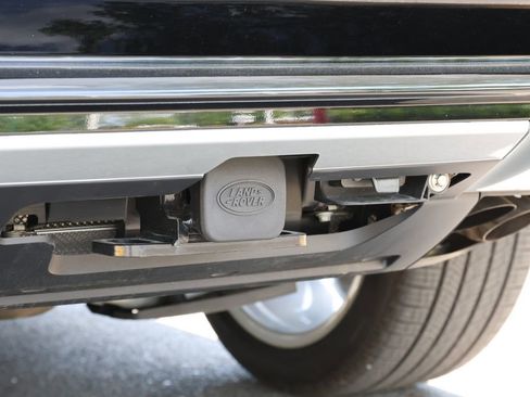 New 2025 Land Rover Range Rover SE AWD/4WD image 9